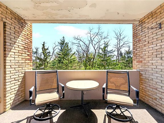 3rd image of 55 Highland Rd APT 503