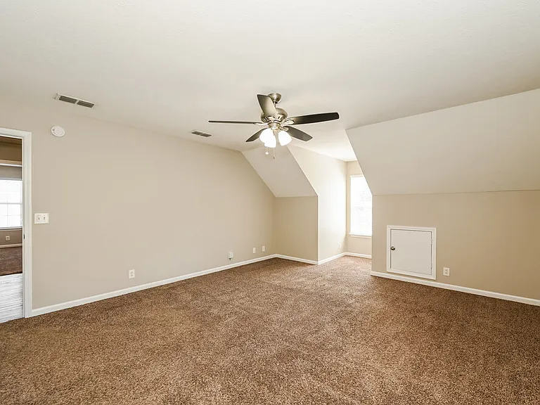 843 Kanatak Ln — Photo 14