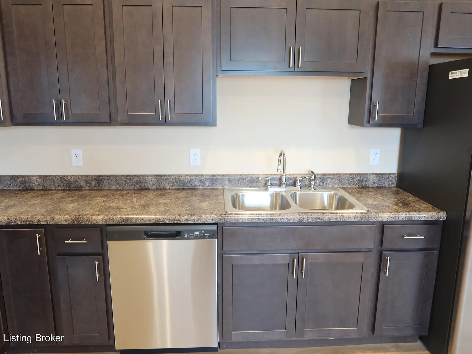3 bed, 2.0 bath, 1550 sqft, $1,395 — Photo 4