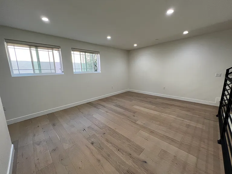 5019 Maplewood Ave #105 — Photo 27
