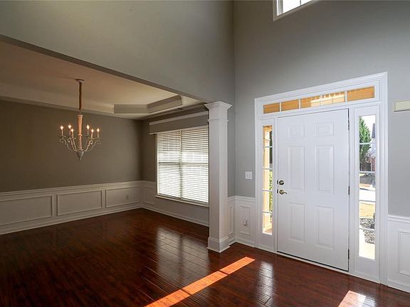 5th image of 329 Coddington Ct