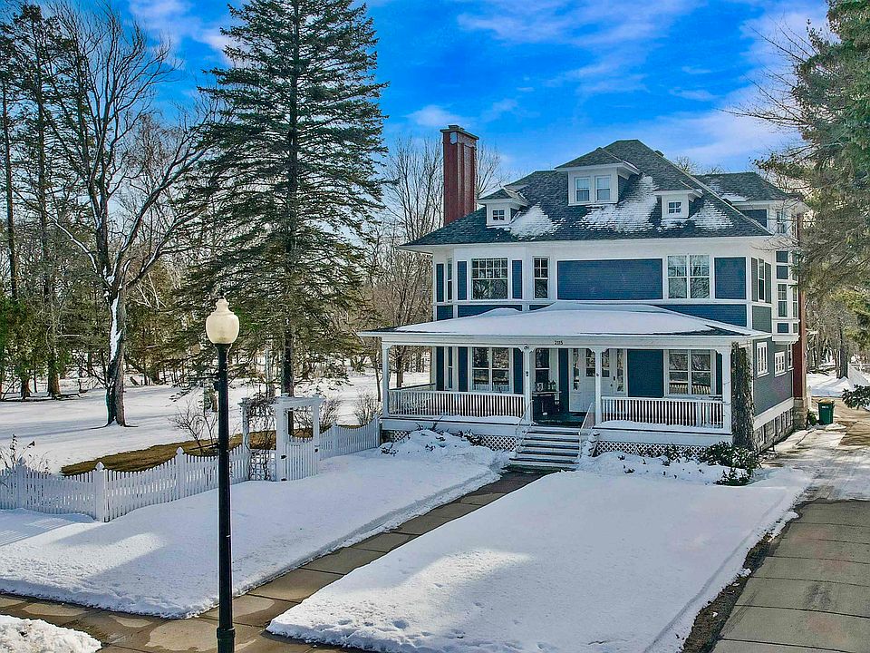 2115 Riverside Ave, WI 54143 Zillow