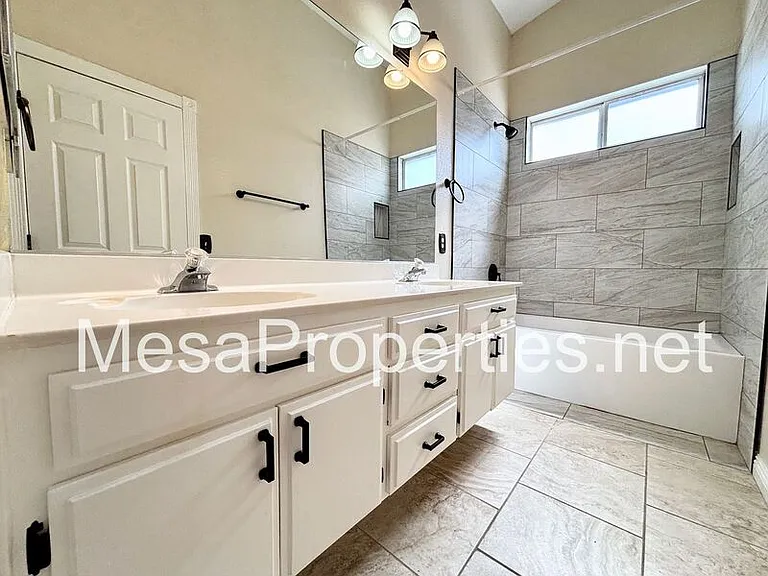 16481 Silica Dr — Photo 11