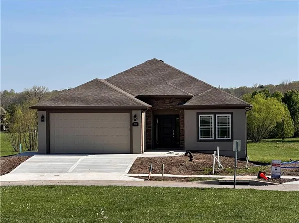 2131 Greenfield Poin, Kearney, MO 64060