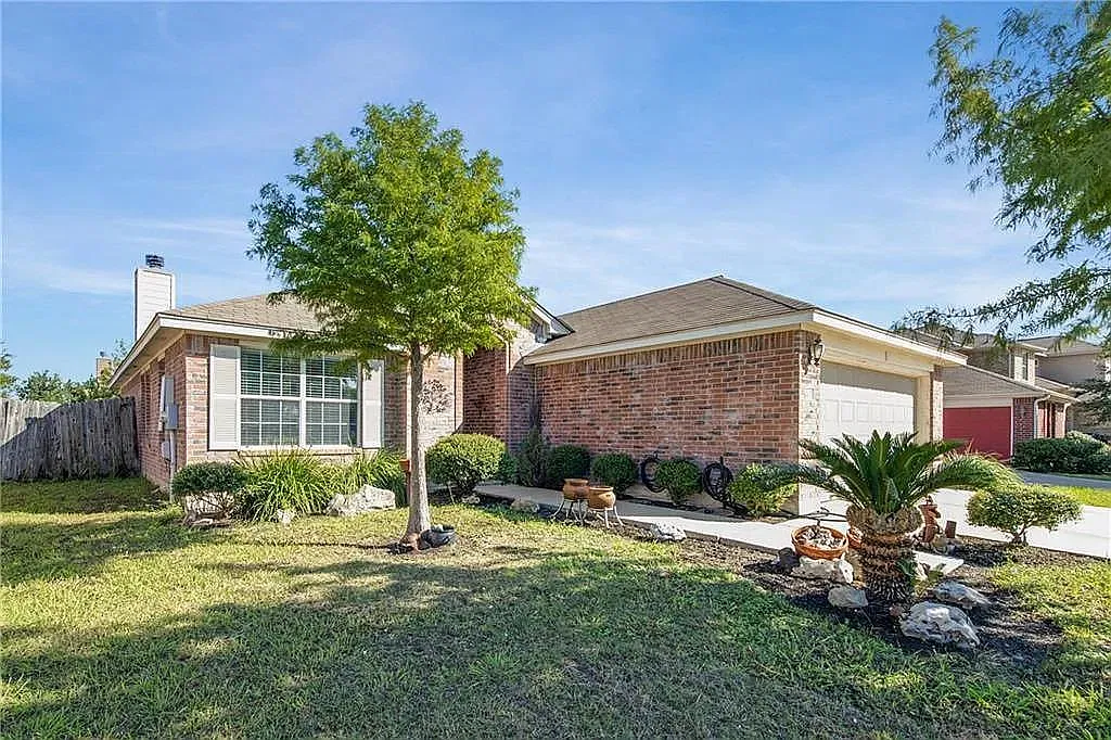 4 bed, 2.0 bath, 1752 sqft, $1,950 — Photo 1