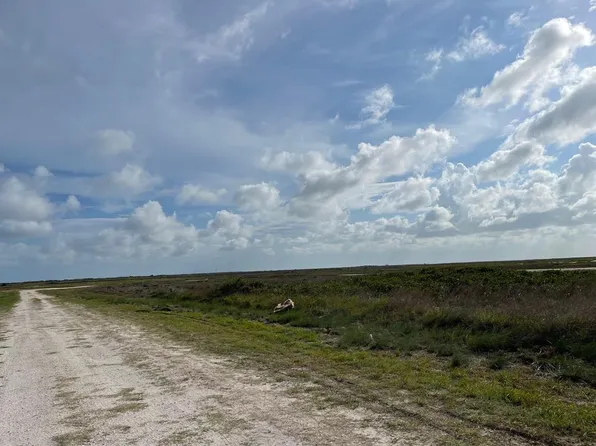 34 Bayview Loop, Rockport, TX 78382