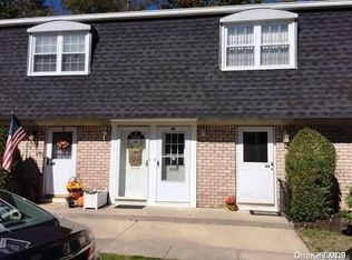 2 Anchorage Ln APT 4B, Oyster Bay, NY 11771