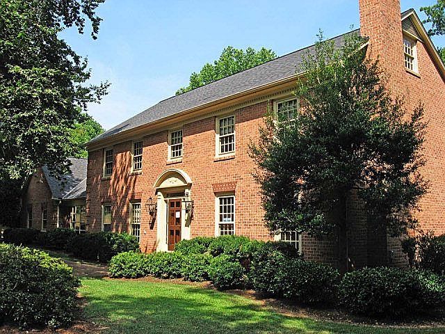 1st image of 8 Baywater Ln