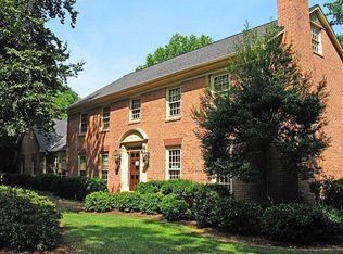 8 Baywater Ln, Greensboro, NC 27408