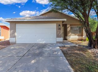 9425 E Lochnay Ln, Tucson, AZ 85747