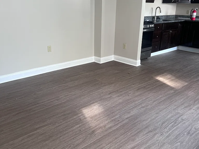 325 Broad St #323 — Photo 3