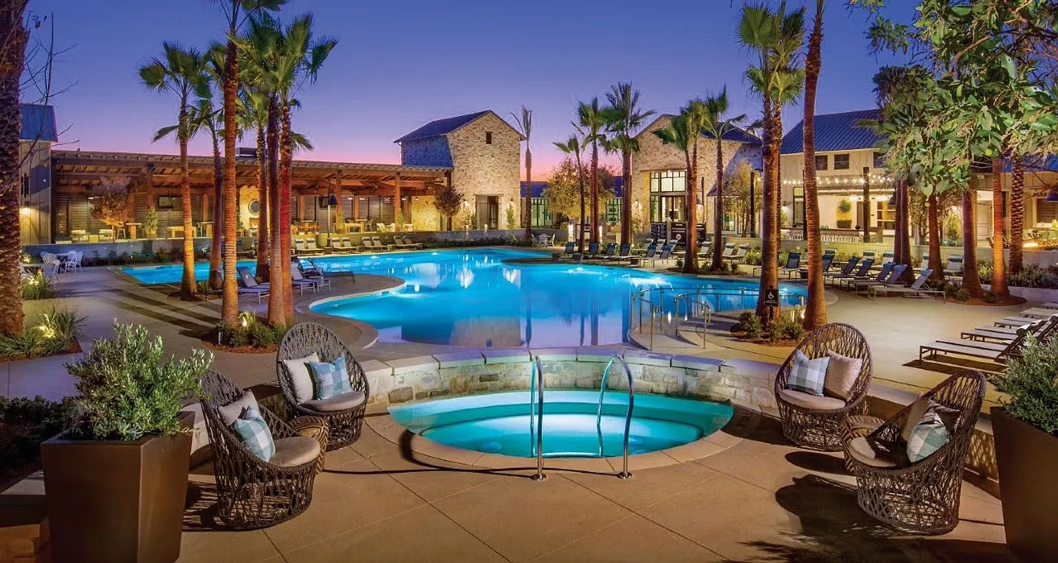 New Tesoro Viejo home with 3 bedrooms, 3 baths with solar included — Photo 2