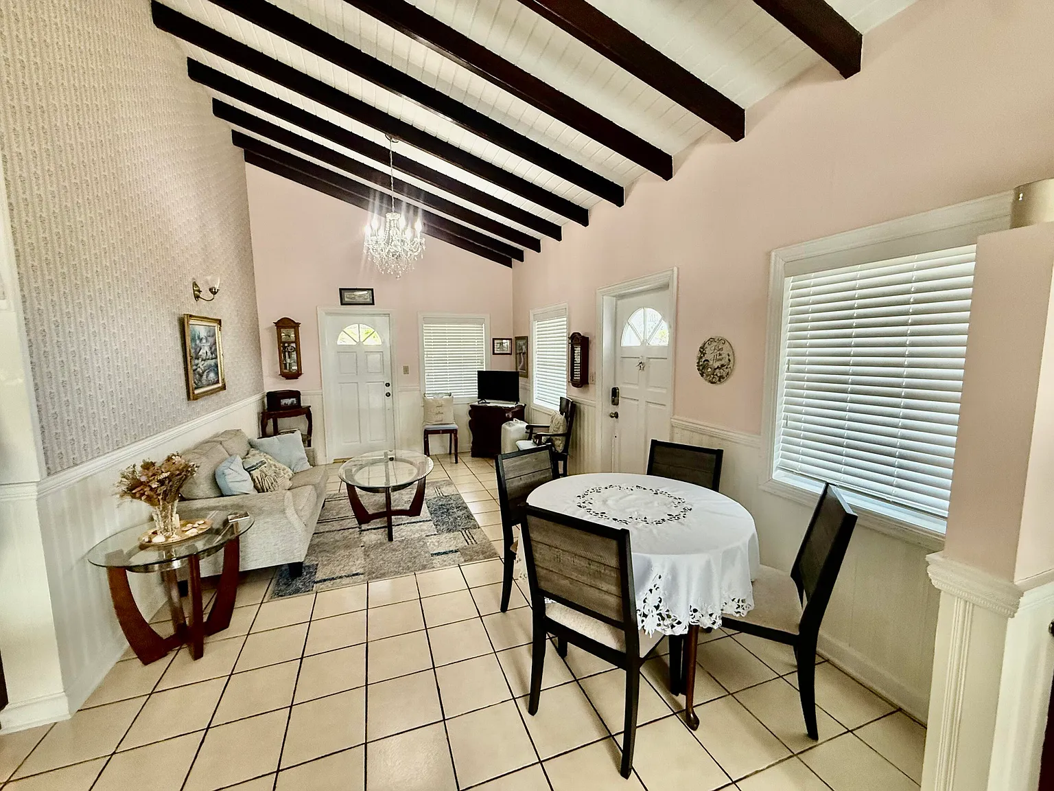 2 bed, 950 sqft, $3,200 — Photo 3