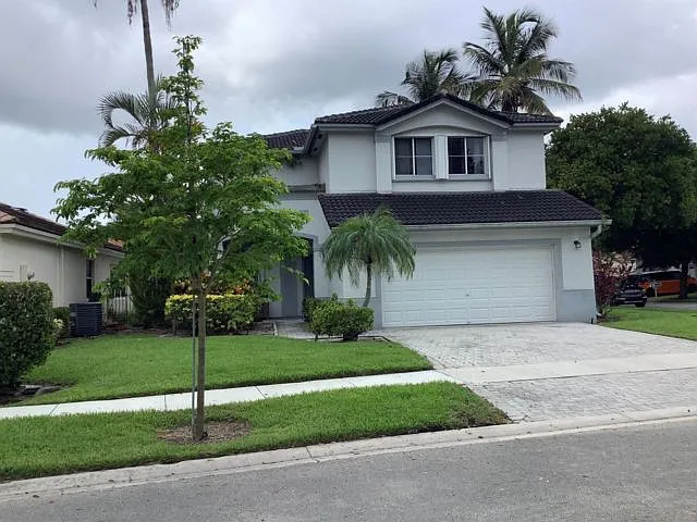 4 bed, 2.5 bath, $4,200 — Photo 4