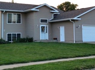 1518 Brandon Dr, Vermillion, SD 57069