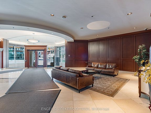 2nd image of 200 Rideau St #206