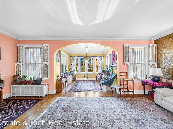 5th image of 2605 W Morse Ave