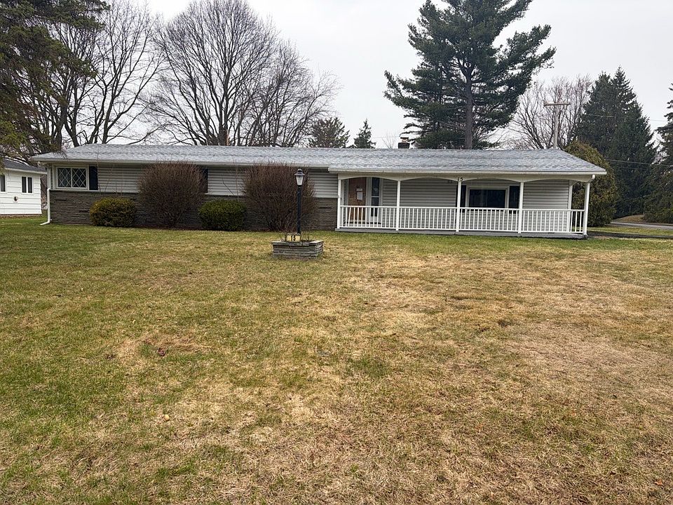 1st image of 15 Marcia Ln