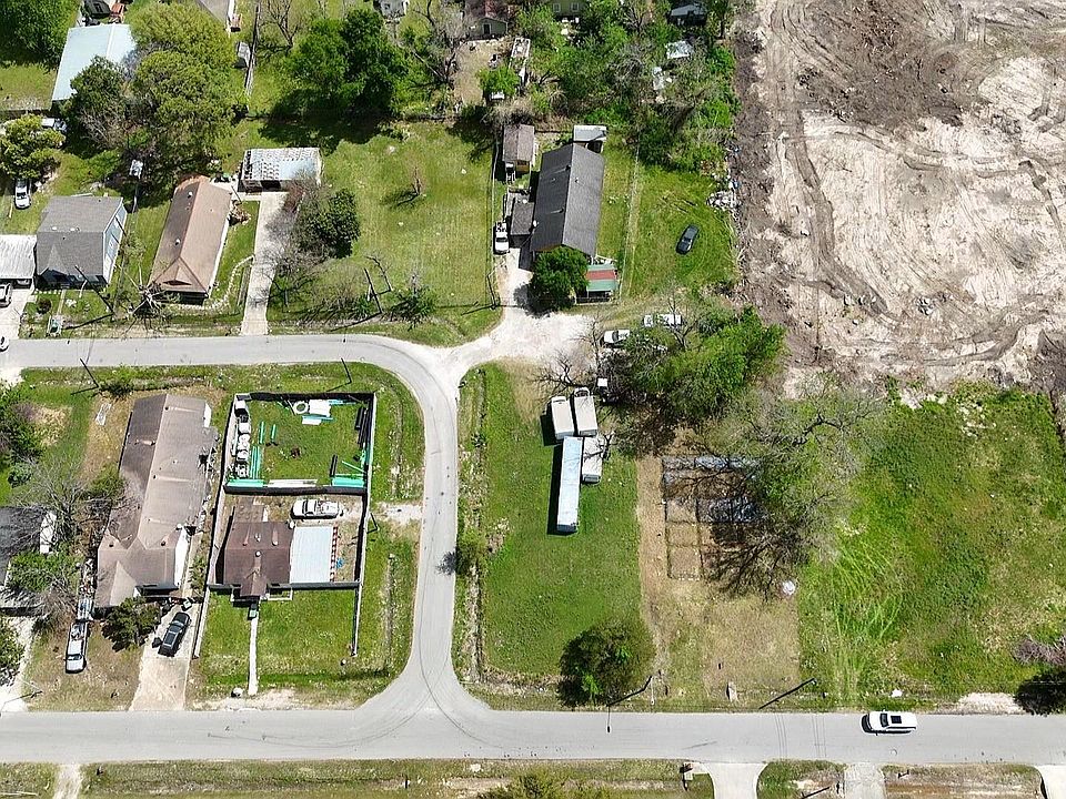 1st image of 7438 Maxroy St