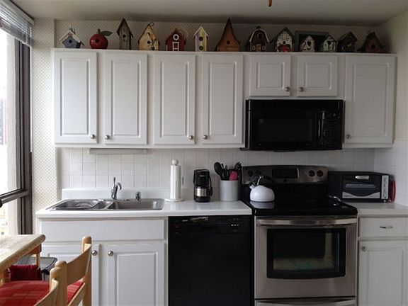 4th image of 2020 N Lincoln Park W APT 18F