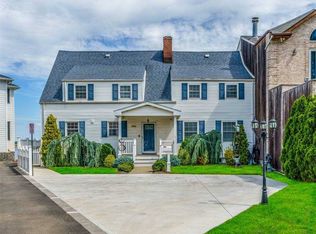14931 Powells Cove Blvd, Flushing, NY 11357