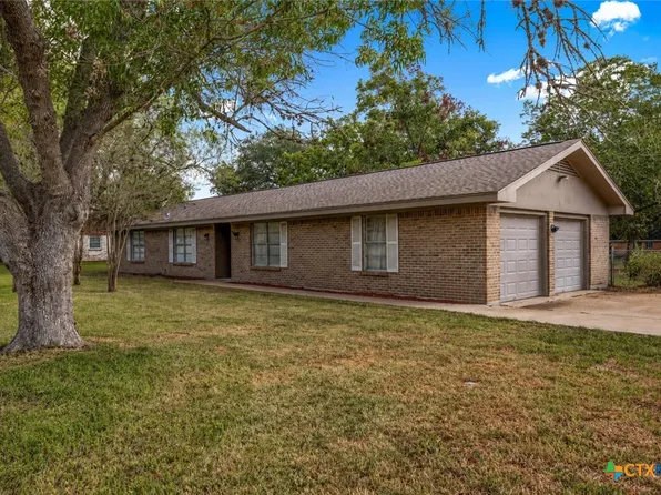 302 Brooks Rd, Victoria, TX 77904
