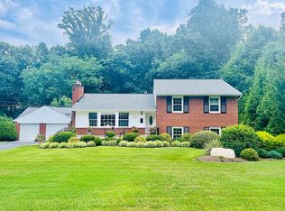 9117 Southwick St, Fairfax, VA 22031
