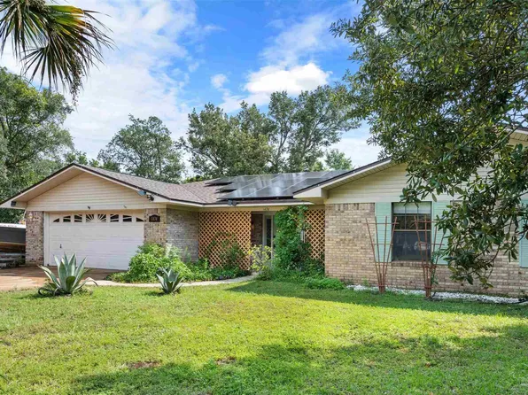 1474 Oak Dr, Gulf Breeze, FL 32563