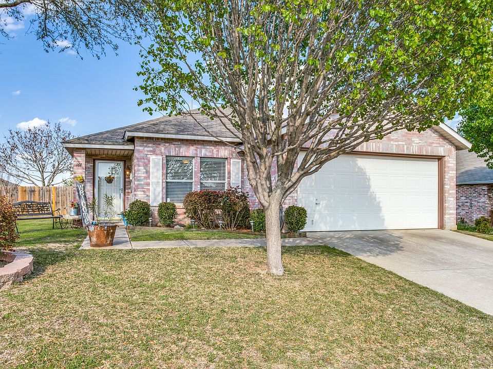 461-capricorn-st-cedar-hill-tx-High-Res-1.jpg