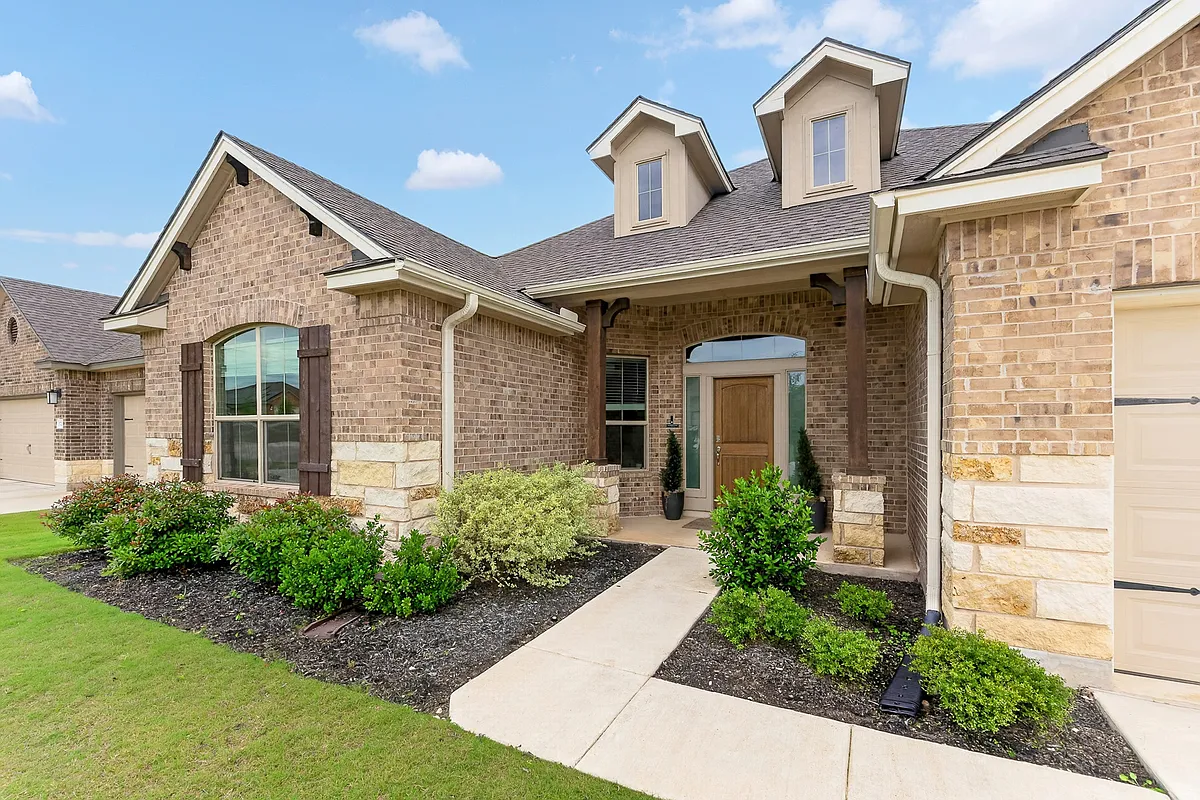 Building Photo - 5713 Saint Charles Dr