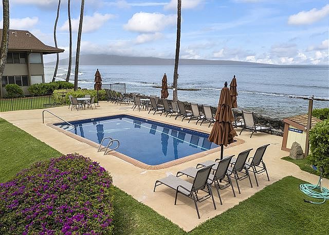 Beautiful Oceanside pool!
