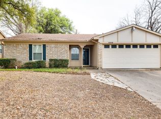 6308 Silver Cliff Ct, Arlington, TX 76016