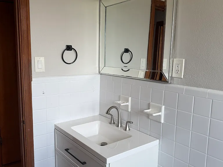 5031 Jamieson Ave #2F — Photo 5