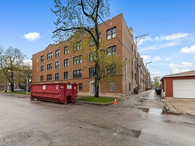 7657 S East End Ave — Photo 11