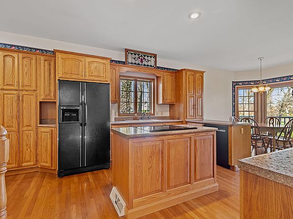 3rd image of 6664 Ridgeview Dr