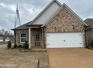 343 Flower Garden Dr, Southaven, MS 38671