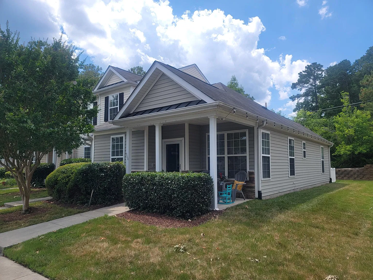 2 bed, 1040 sqft, $1,750 — Photo 1