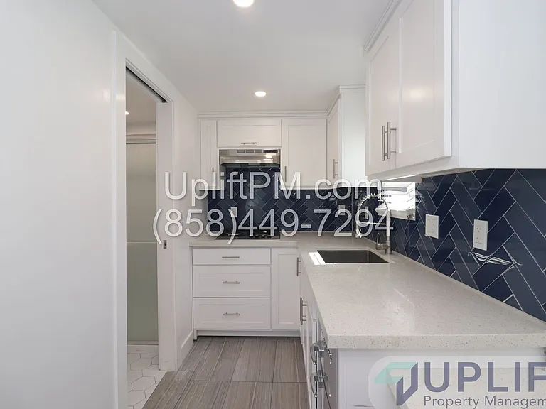 710 Church Ave — Photo 6