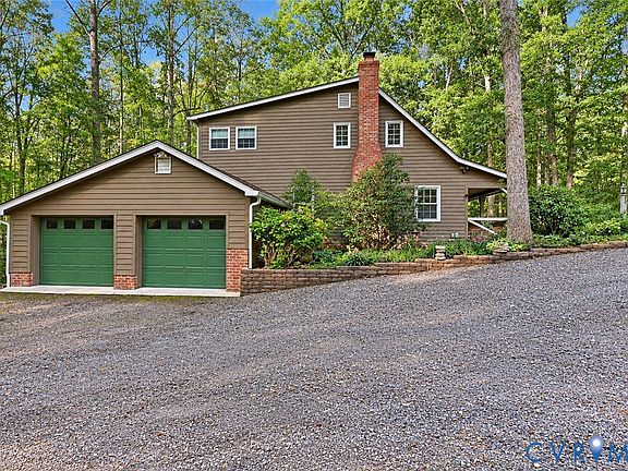3rd image of 2401 Dorothea Ln