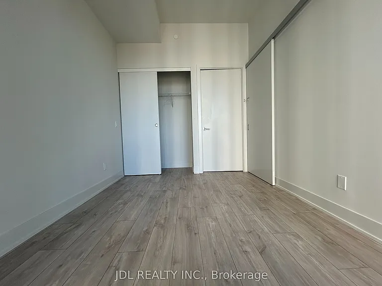 8 Cumberland St #2602 — Photo 15