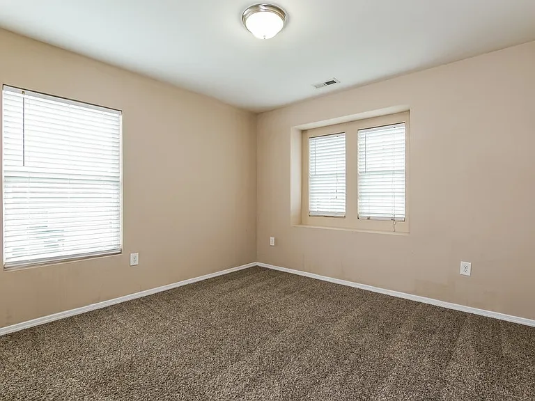 40 Norwich Dr — Photo 12