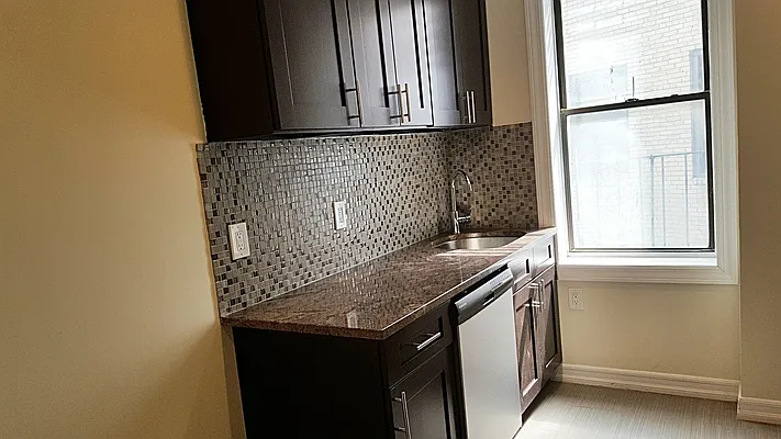 Rented by B.H. TAL Real Estate | media 2