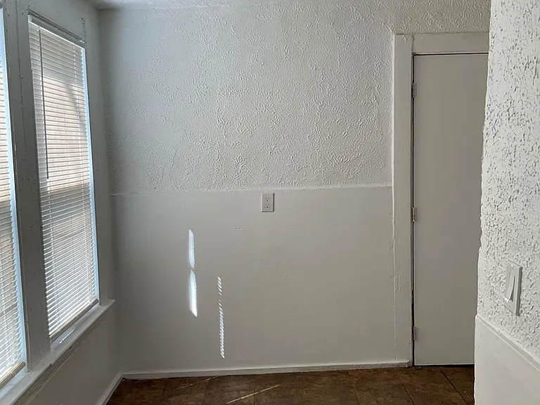 5700 Luther Ave — Photo 7