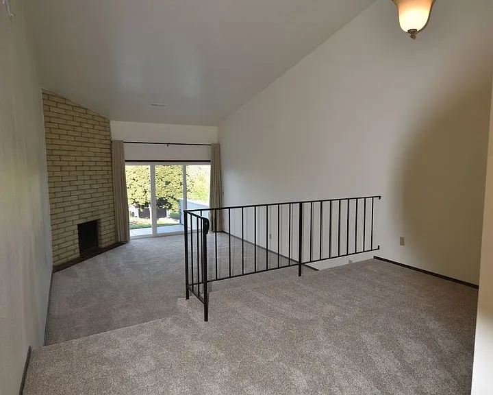 518 Fairway Dr — Photo 10