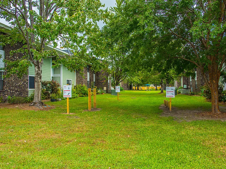 James Towne Village — Photo 14