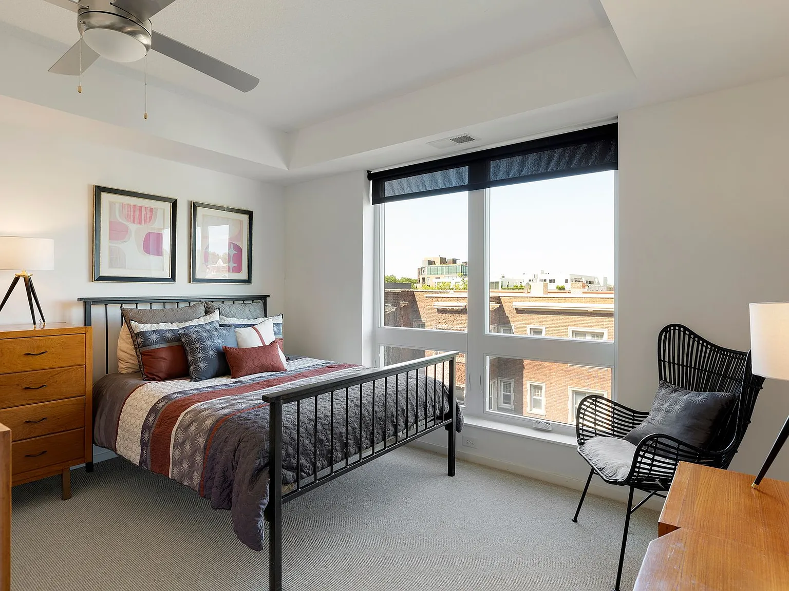 Laguna Apartments — Photo 2
