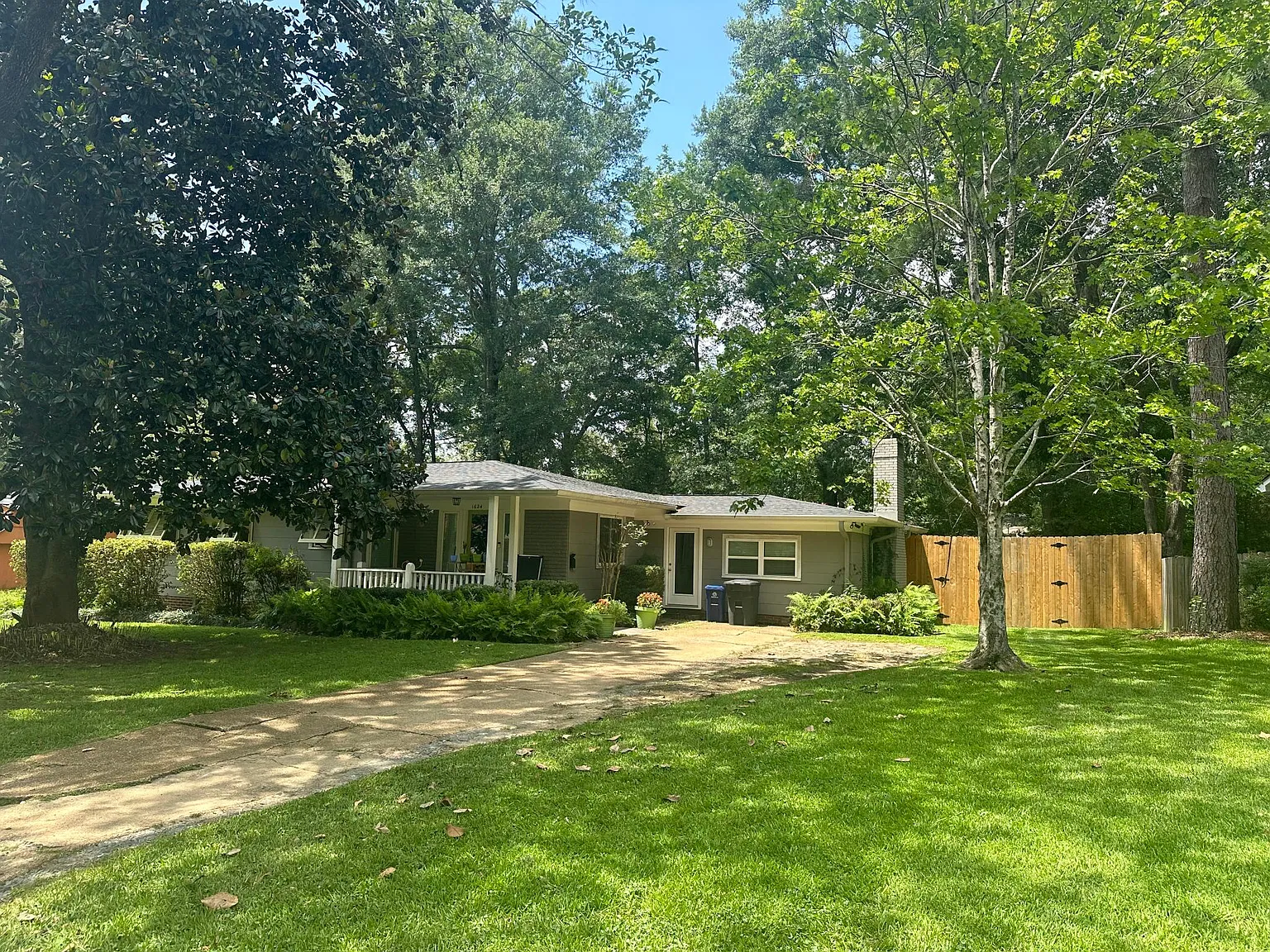 3 bed, 1824 sqft, $2,000 — Photo 1