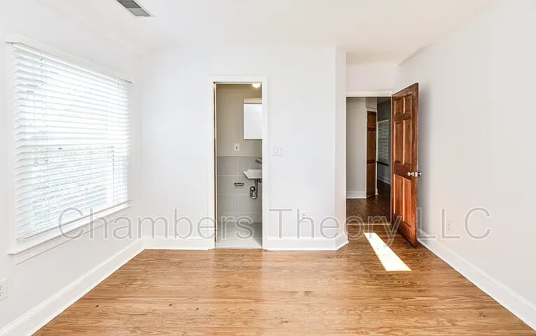 635 N West St — Photo 13