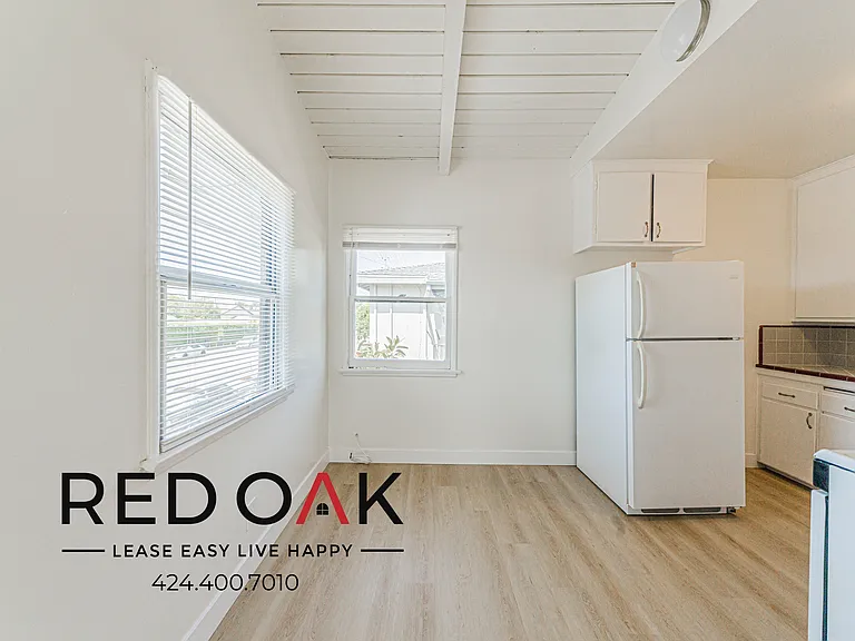 12719 Vanowen St #10 — Photo 6