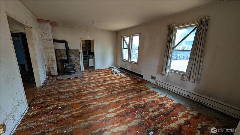 3rd image of 1811 W 5th Street
